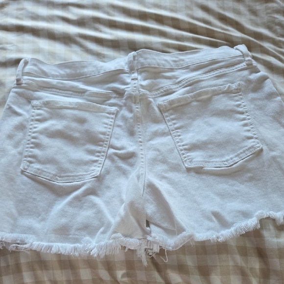 GAP White Frayed Hem Denim  Shorts-32 - Picture 7 of 9